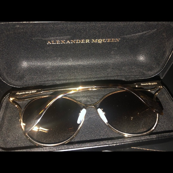 Alexander McQueen Woman’s Glasses - Picture 4 of 4